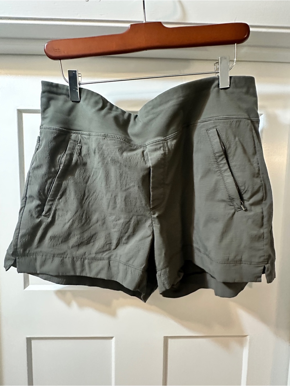Athletes Trekkie Olive Green Shorts
